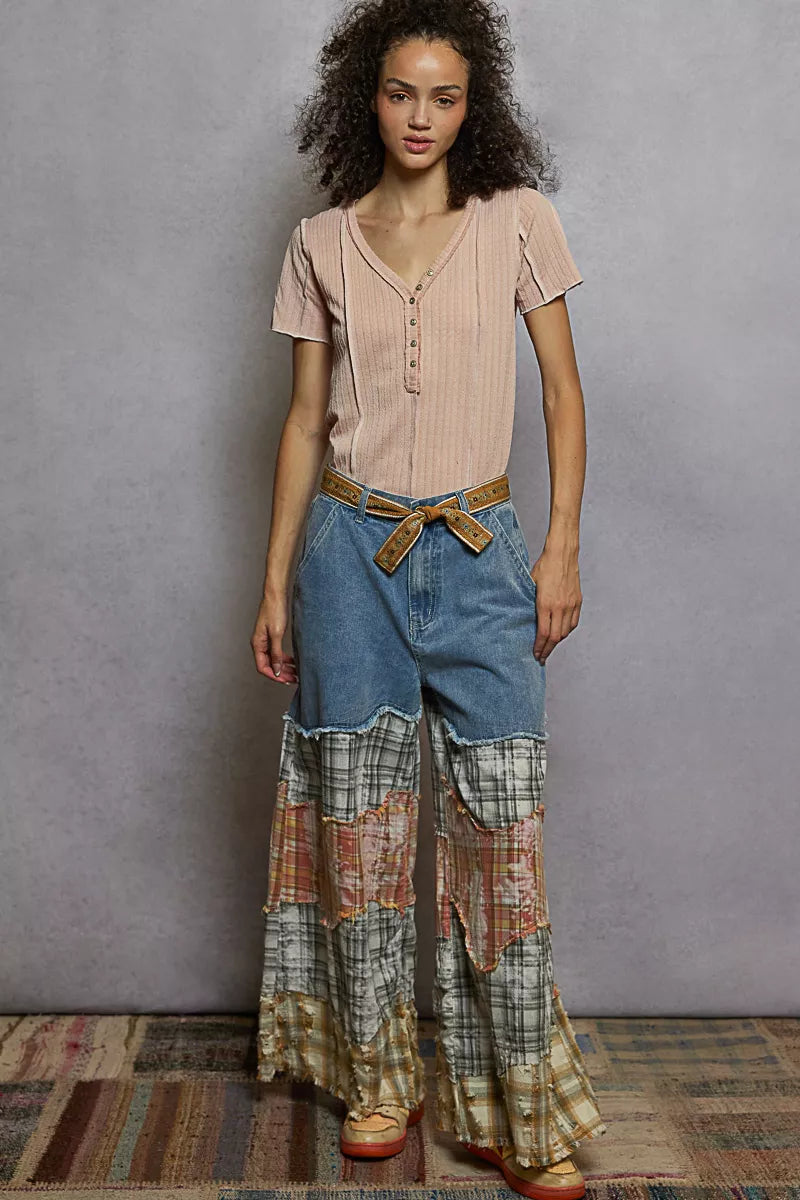 Sarah Express Women's V-Neck Short Sleeve Top with Stitch Seam Detail