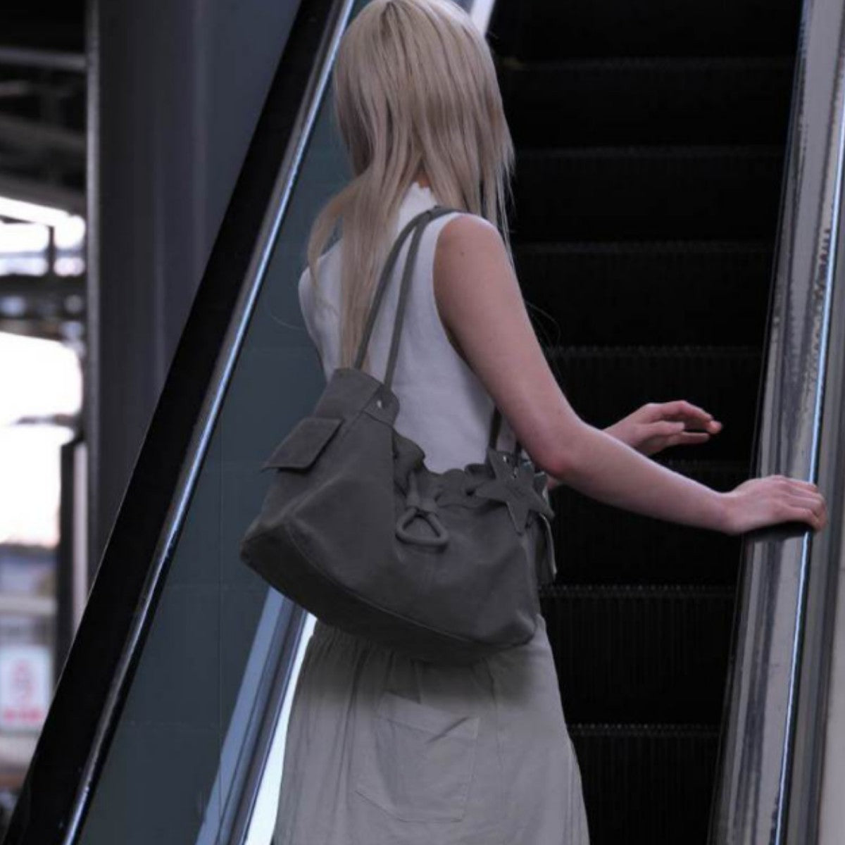 Sarah Express Cloud-Shaped Large Capacity Tote Bag for Women - PU Leather Shoulder Bag with Compartments