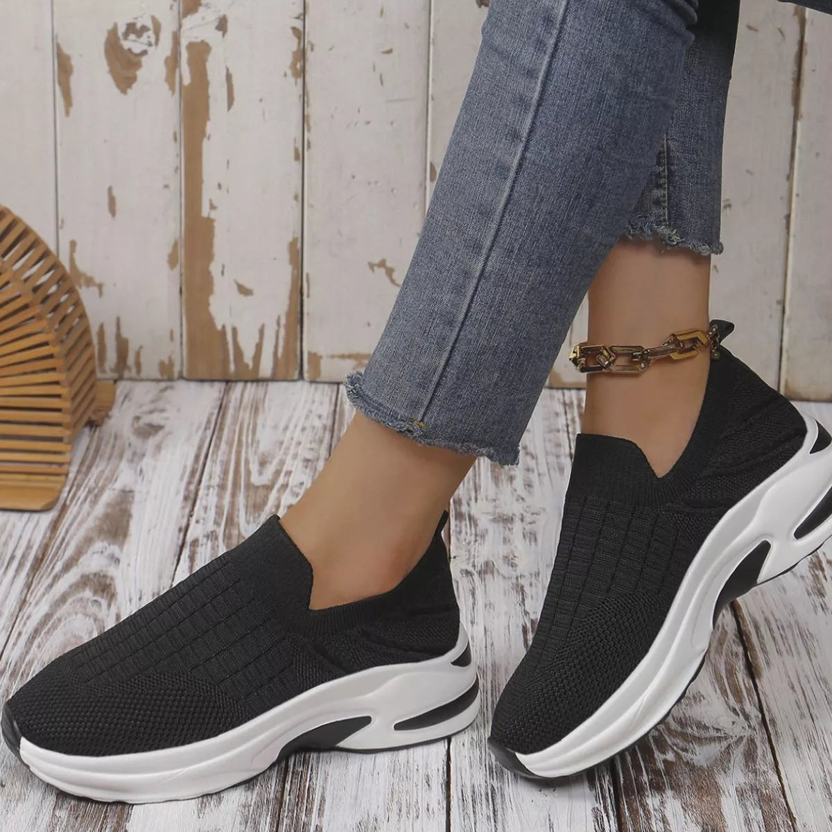 Sarah Express Women's Round Toe Mesh Slip-Ons Black