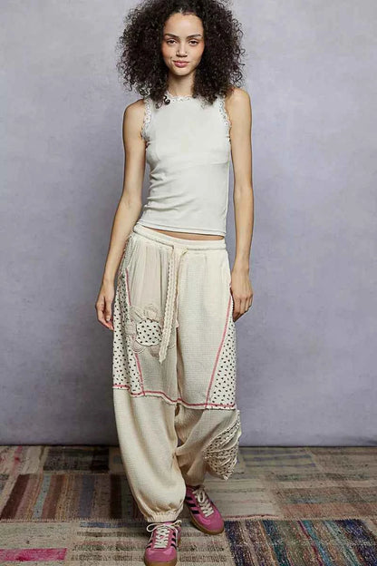 Sarah Express Women's Cropped Tank Top with Lace Trim - Round Neck Sleeveless Fitted Cami