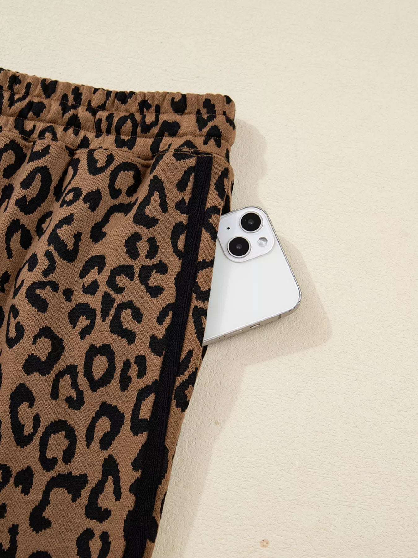 Sarah Express Women's Striped Trim Leopard Long Sleeve Top Drawstring Pant Set