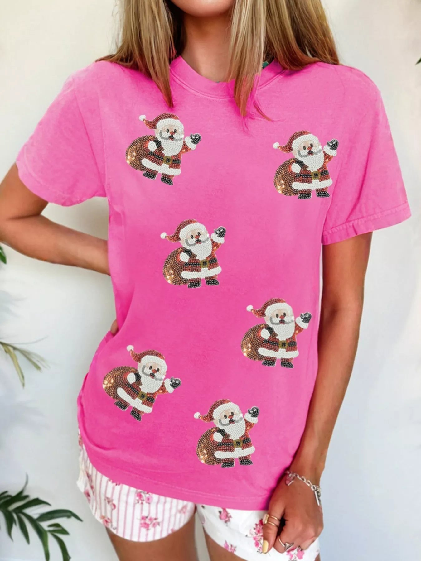 Sarah Express Women's Santa Claus Deliver Gifts Sequin Short Sleeve Tee Fuchsia Pink