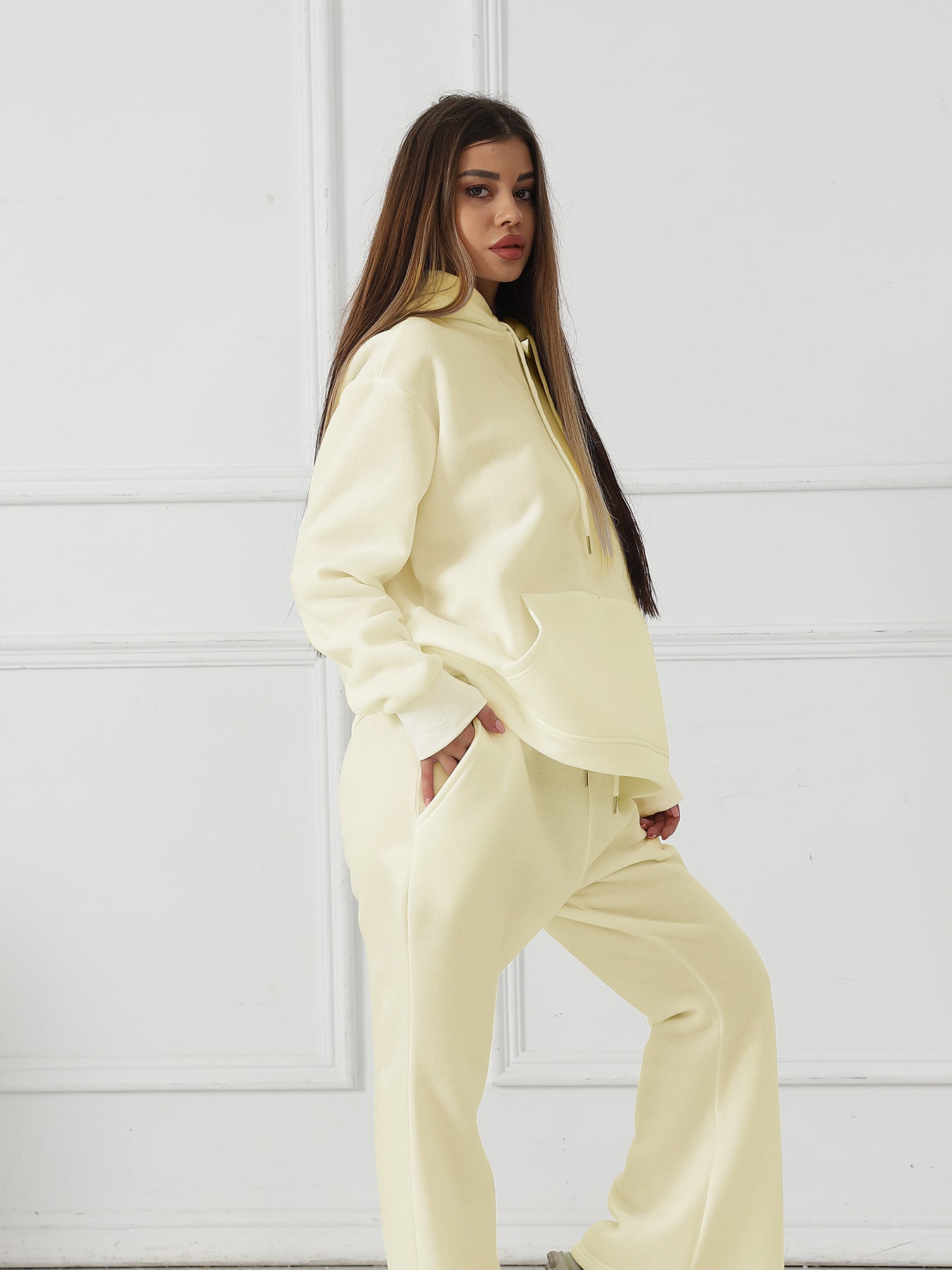 Sarah Express Women's Solid Color Sweatshirt Pants Set - Long Sleeve Casual Loungewear Two-Piece