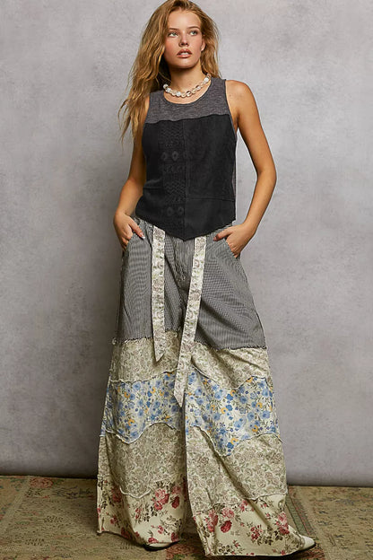 Sarah Express Ribbed Cropped Tank Top with Lace Detail - Round Neck Sleeveless Crop Top