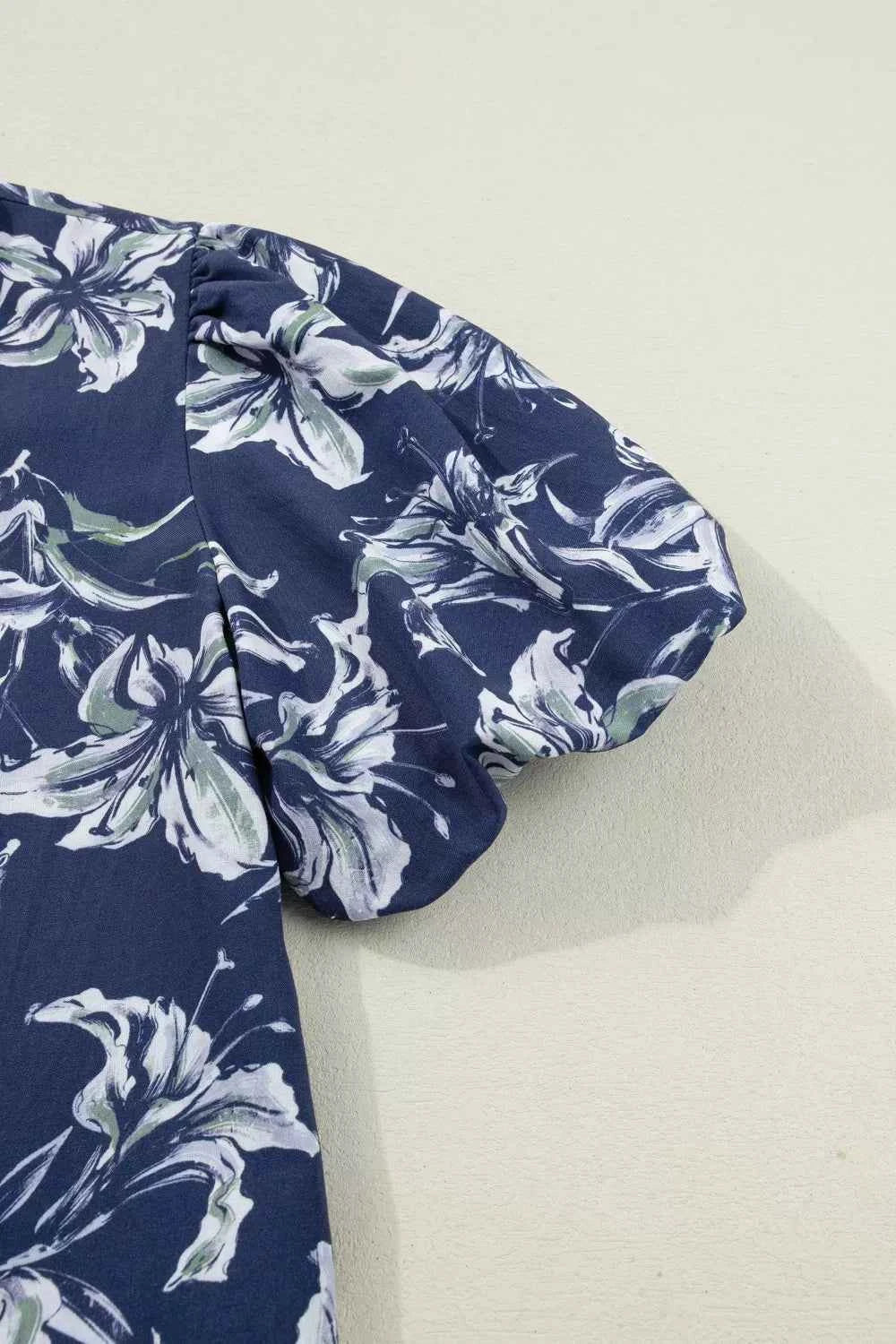 Sarah Express Women's Floral Print Puff Sleeve V-Neck Blouse with Striped Trim