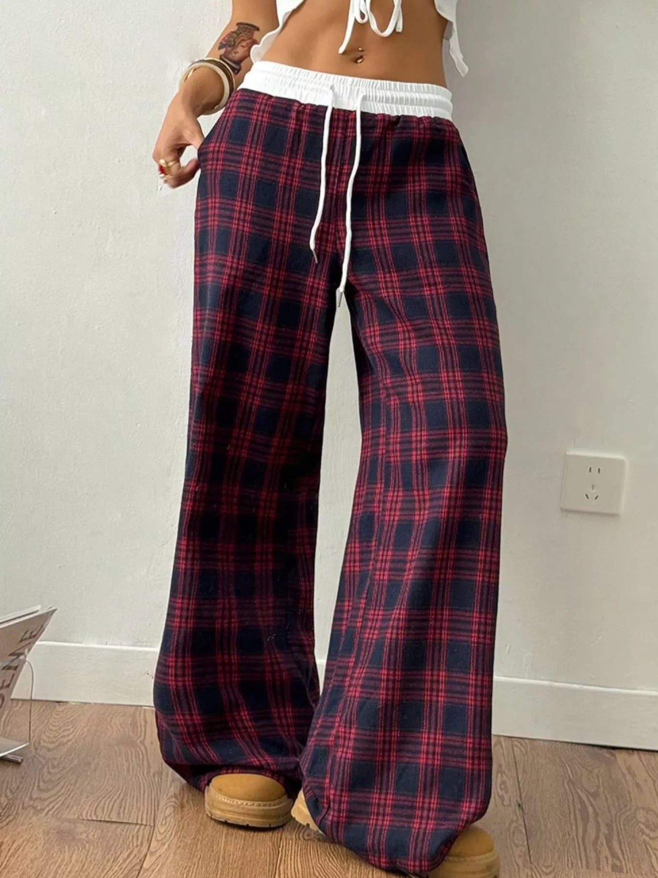 Sarah Express Women's Plaid Wide-Leg Pants with Elastic Waistband
