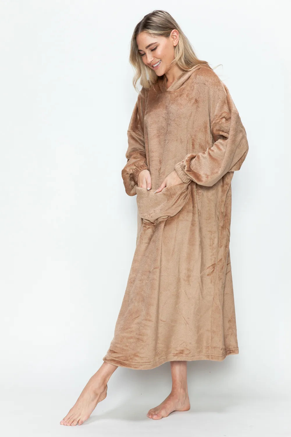 Sarah Express Women’s Plus Size Hooded Midi Lounge Dress with Pockets
