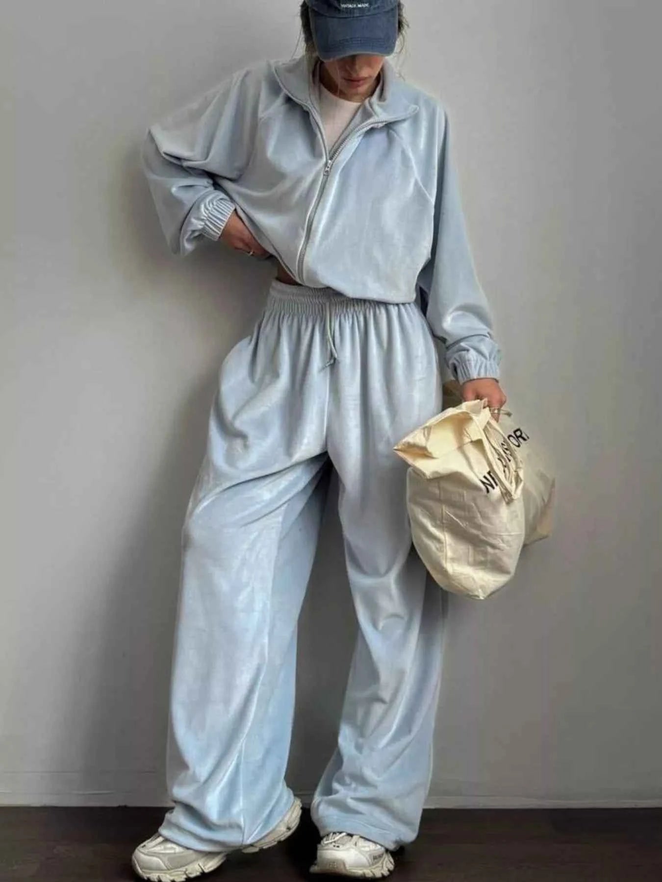 Sarah Express Women's Zip Up Long Sleeve Outerwear and Pants Set - Activewear Tracksuit