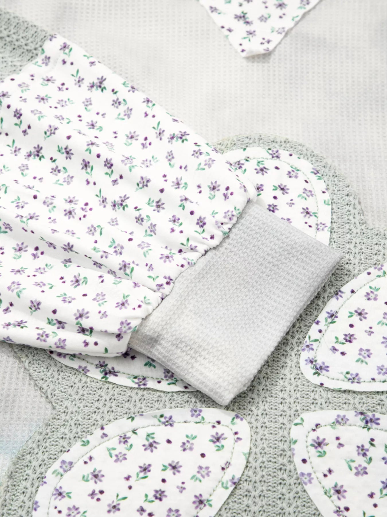 Sarah Express Women's Floral Patched Waffle Textured V Neck Casual Hooded Top