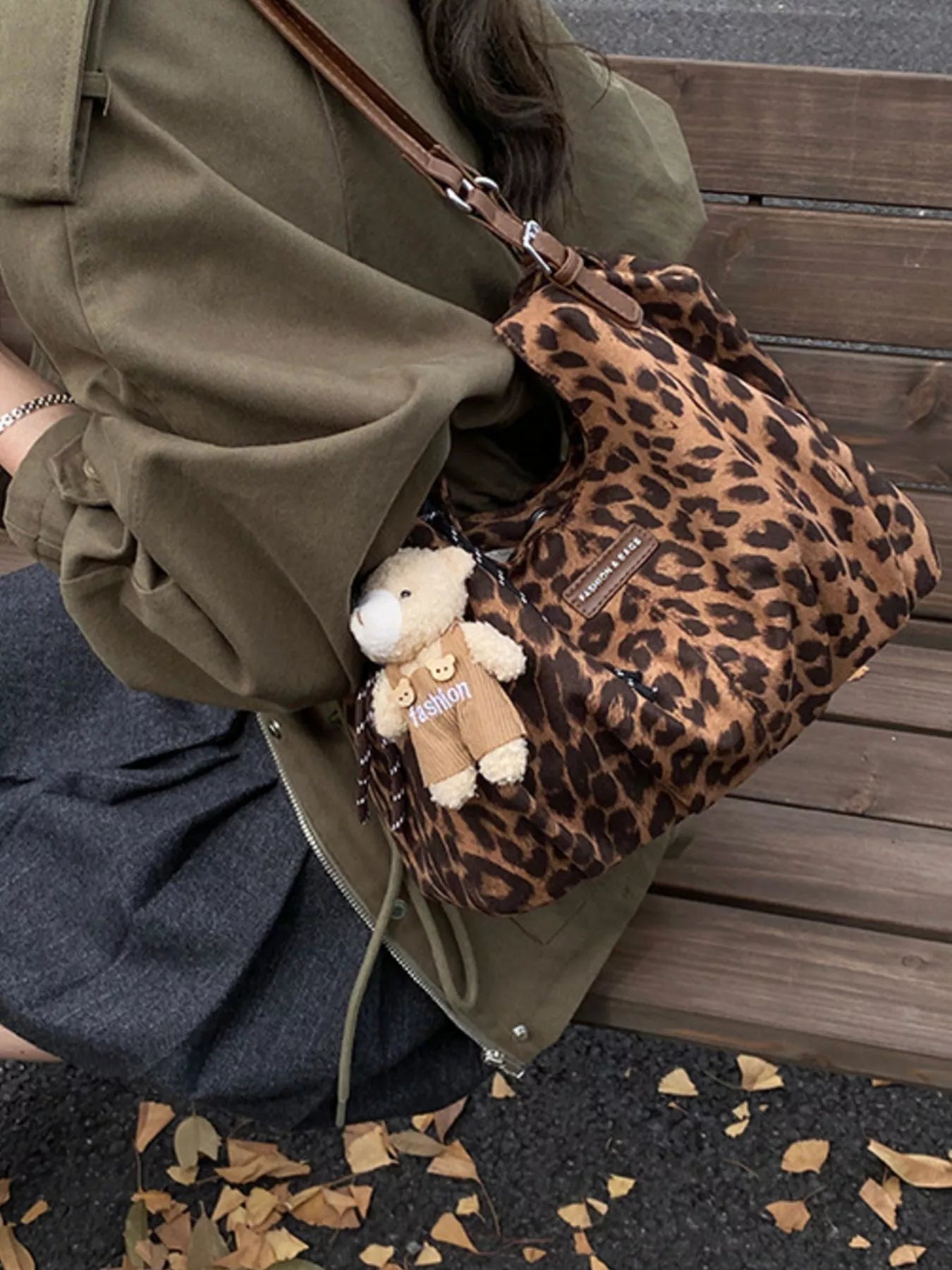 Sarah Express Women's Leopard Print Adjustable Strap Shoulder Bag