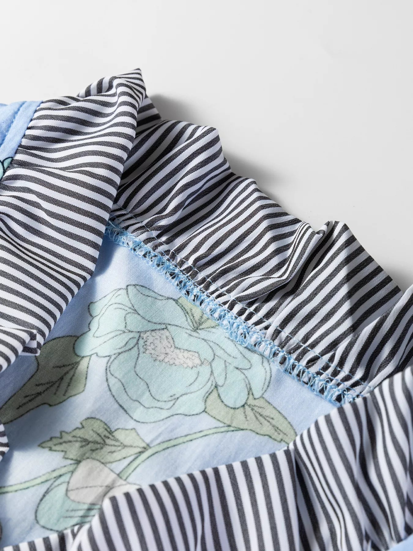 Sarah Express Women's Floral Print Contrast Striped Trim Ruffled V Neck Fall Blouse