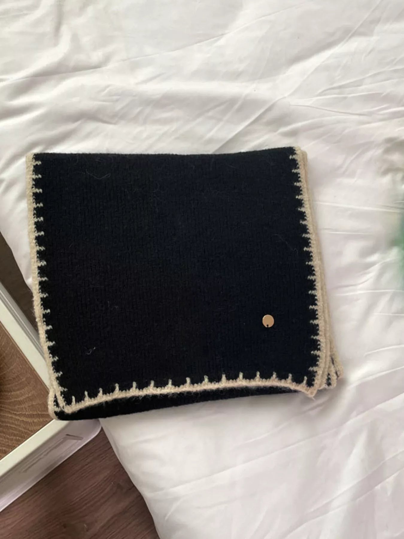 Sarah Express Women's Contrast Trim Knit Scarf Black One Size