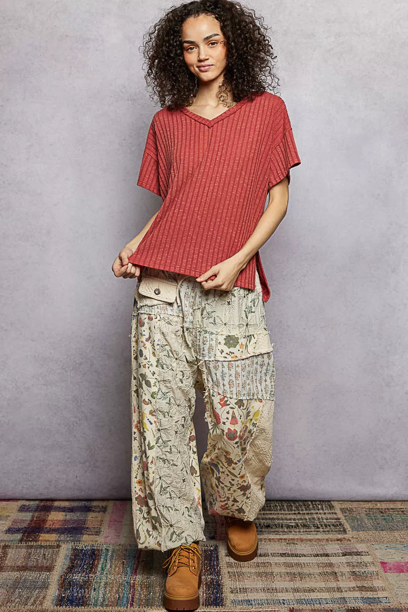 Sarah Express Women's Ribbed Knit V-Neck T-Shirt with Side Slit - Short Sleeve Relaxed Fit Top