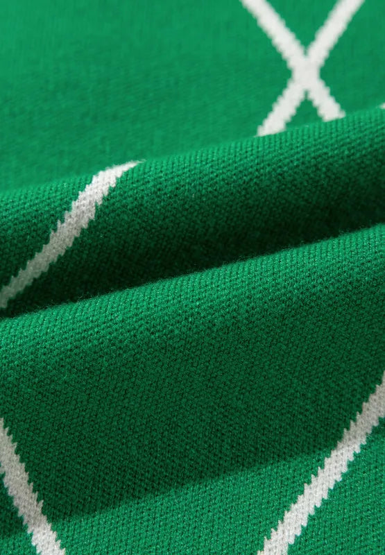 Sarah Express Women's Diamond Pattern Contrast Trim Mock Neck Sweater