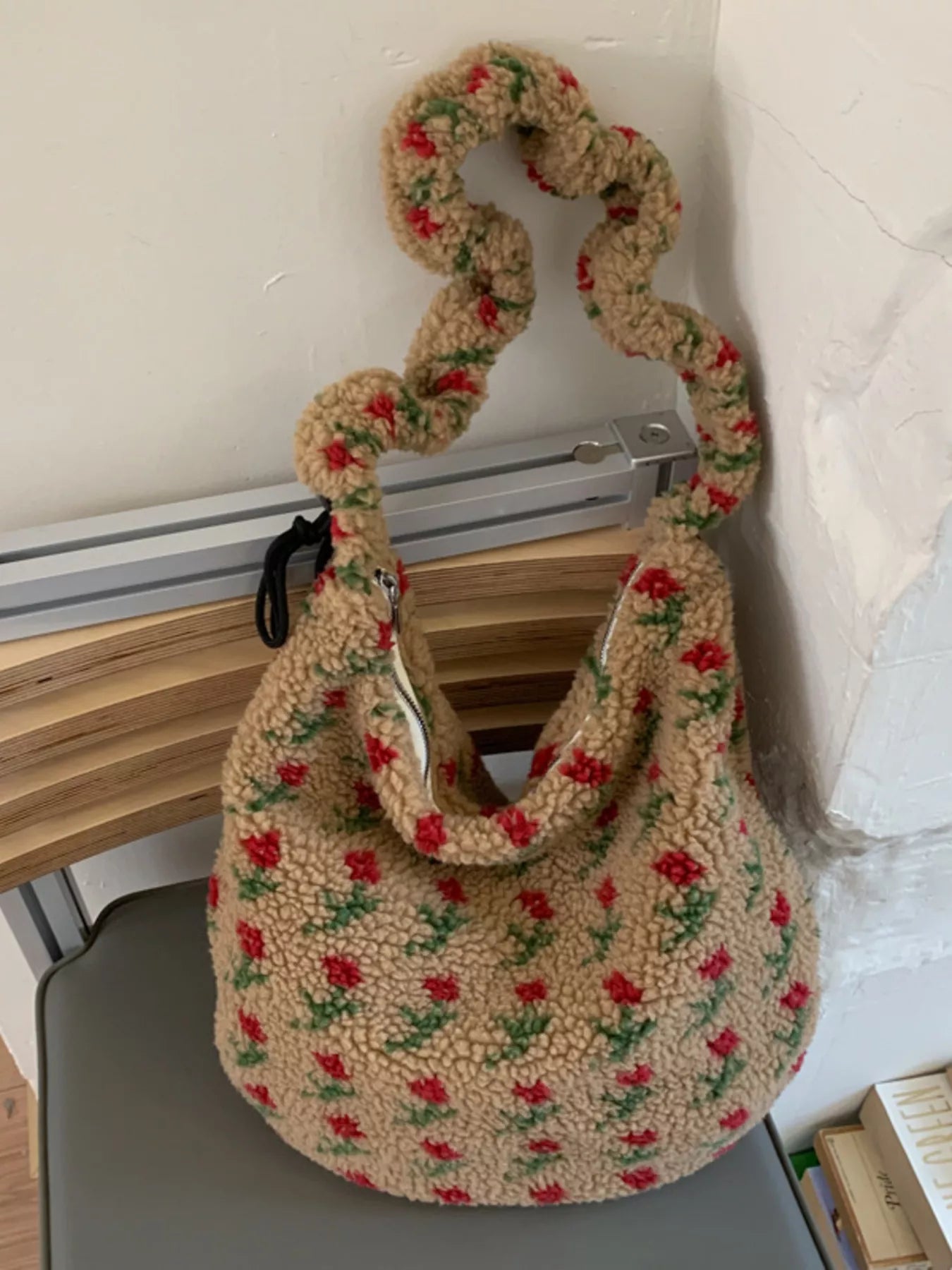 Sarah Express Women's Sherpa Ruched Strap Handbag - Plush Medium Shoulder Bag