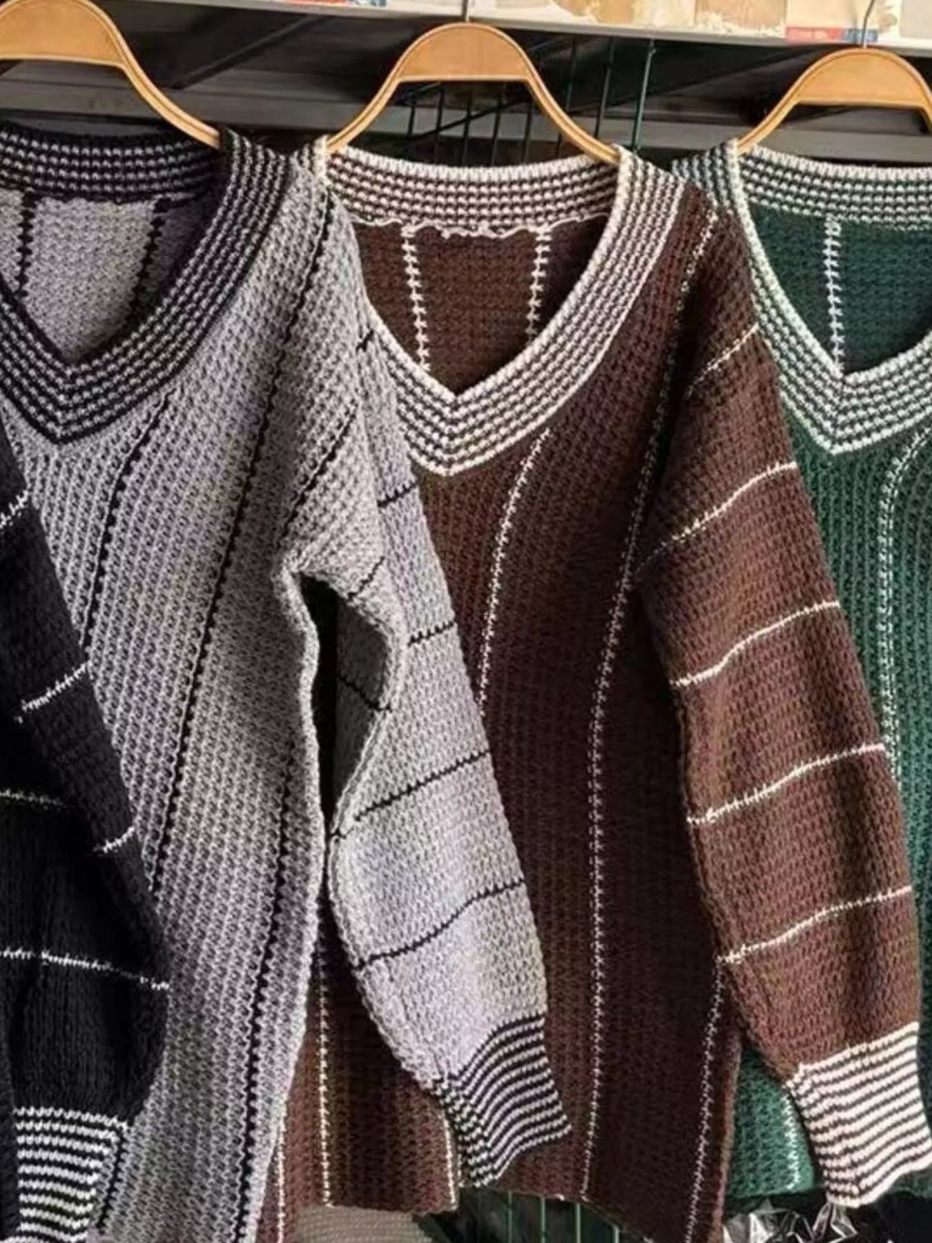 Sarah Express Women's V-Neck Textured Knit Sweater Plus Size Gray