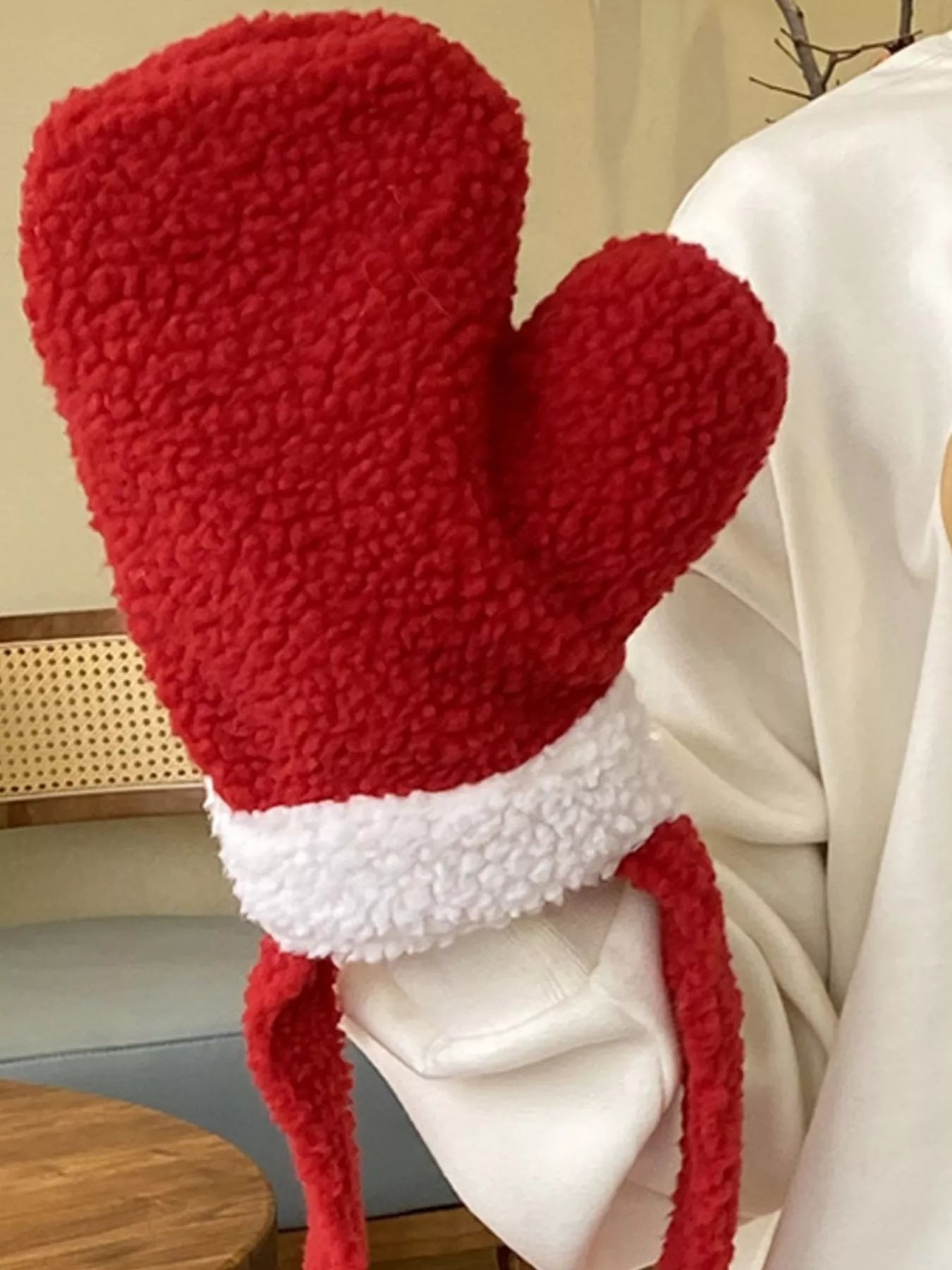 Sarah Express Women's Christmas Mitten-Shaped Plush Crossbody Bag