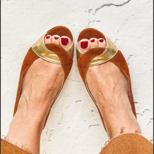 Sarah Express Women's Summer Flat Sandals - Fishmouth Buckle Strap Colorblock Casual Shoes Yellow Brown Gold