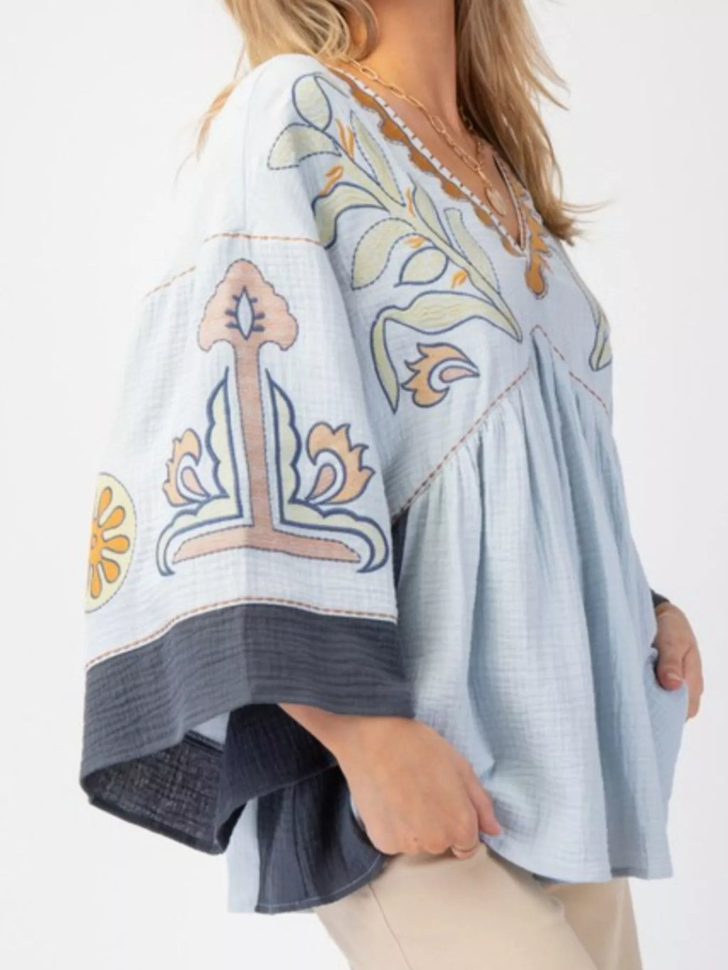 Sarah Express Women's Printed V-Neck Top with Contrast Trim Details