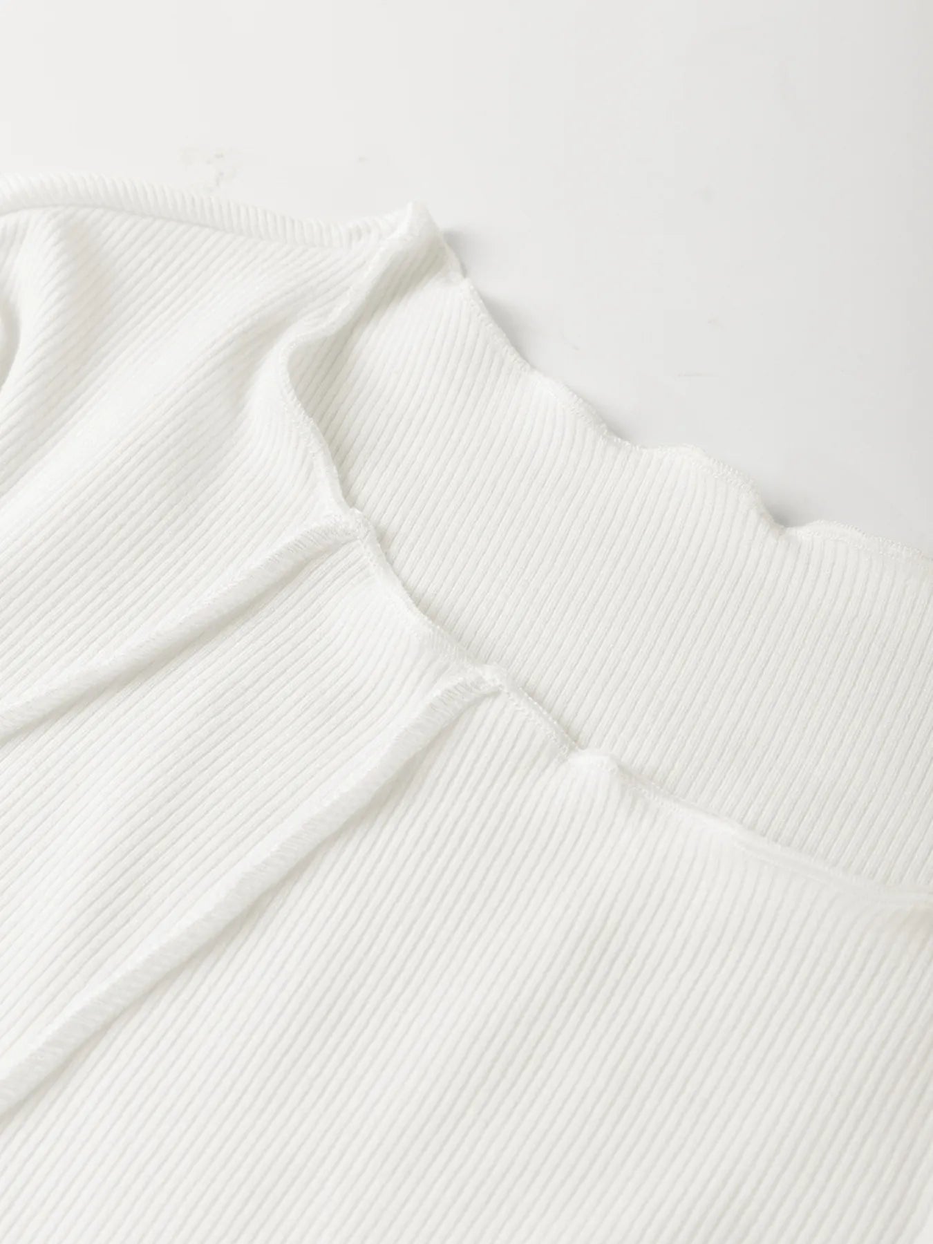 Sarah Express Women's Exposed Seam Slim Fit Long Sleeve Top