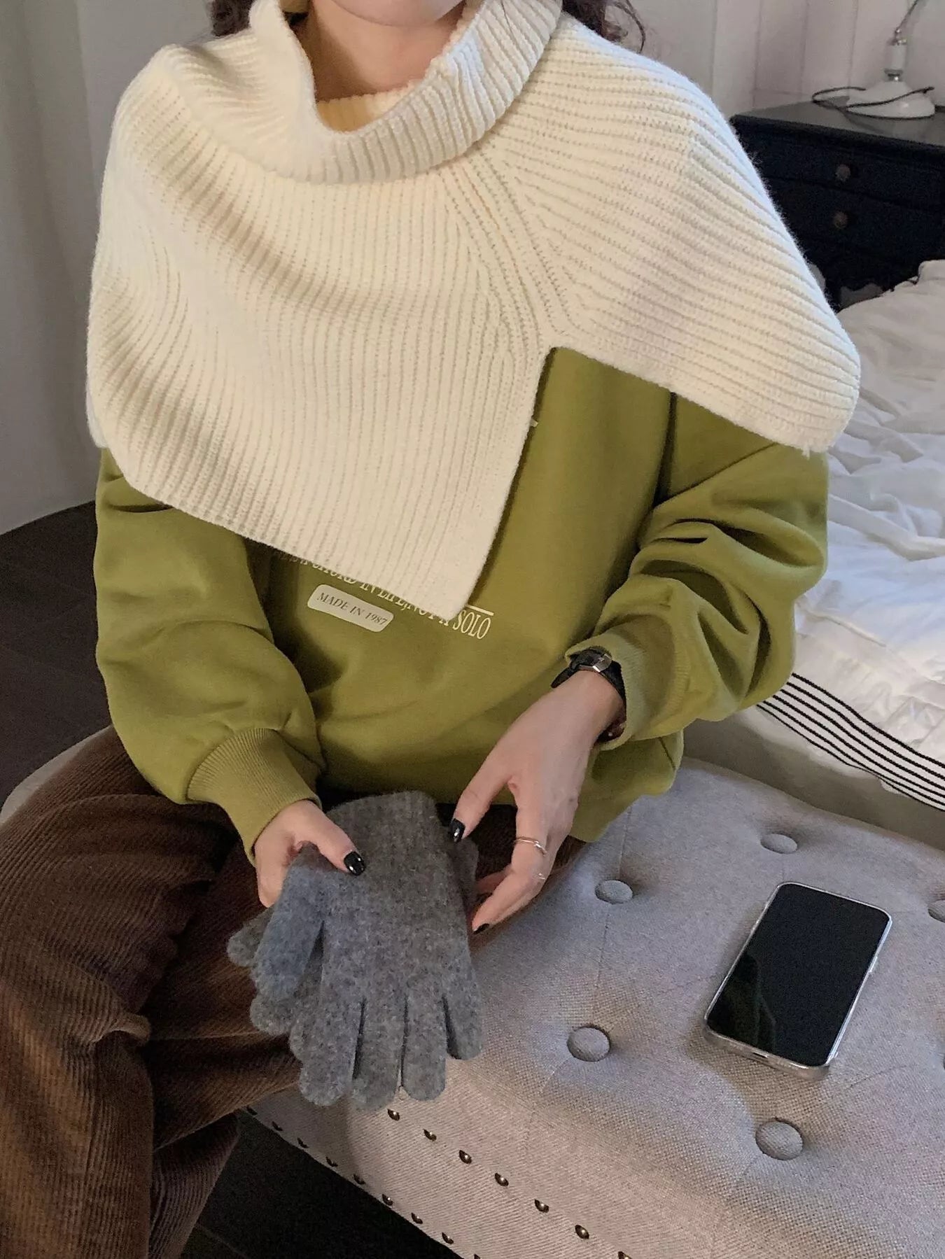 Sarah Express Women's Chunky Knit Slit Scarf Beige White ONESIZE