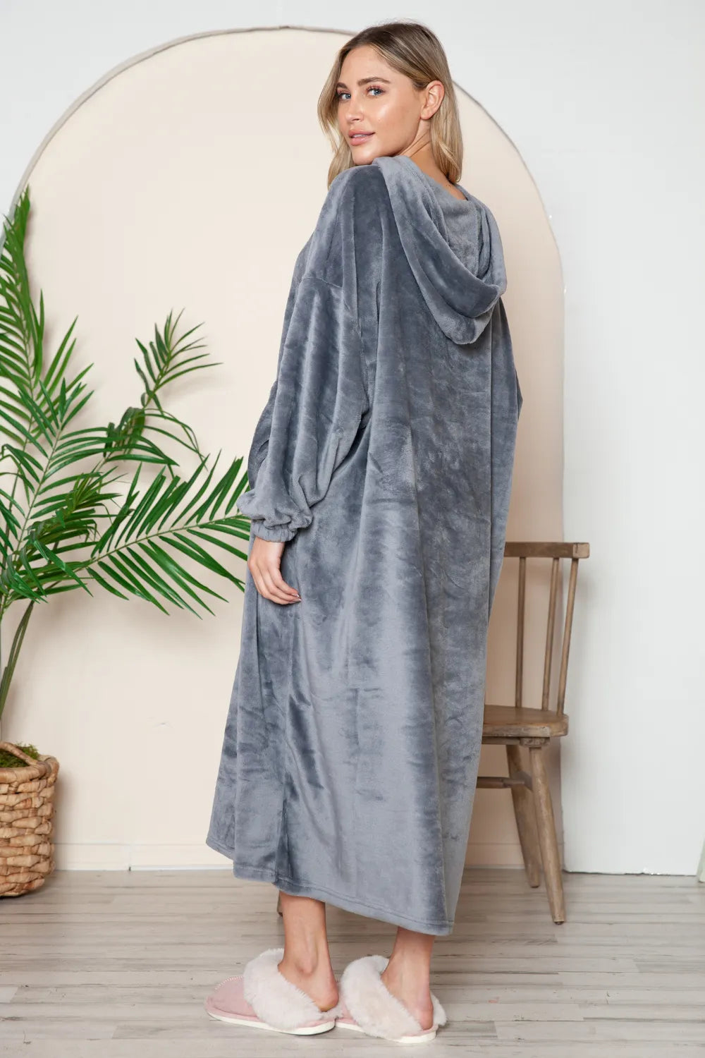 Sarah Express Women’s Plus Size Hooded Midi Lounge Dress with Pockets