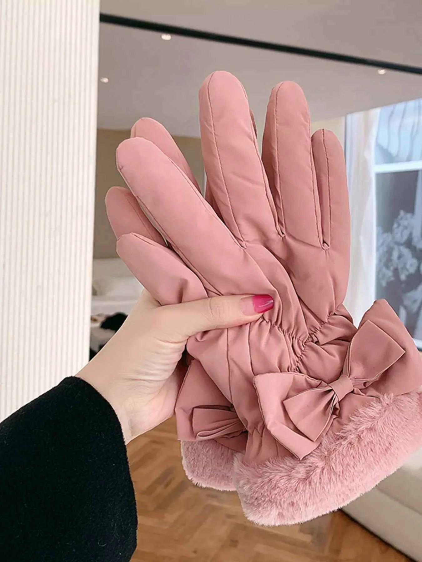 Sarah Express Women's Bow-Decorated Plush Cuff Gloves - Winter Fashion Accessory Smoky Pink One Size