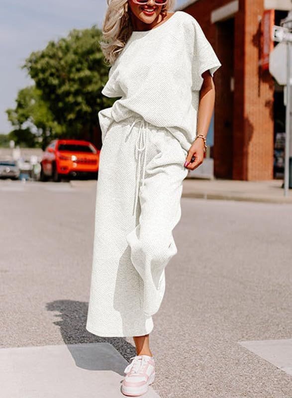 Sarah Express Women's Textured Short Sleeve Top and Pants Two-Piece Casual Set