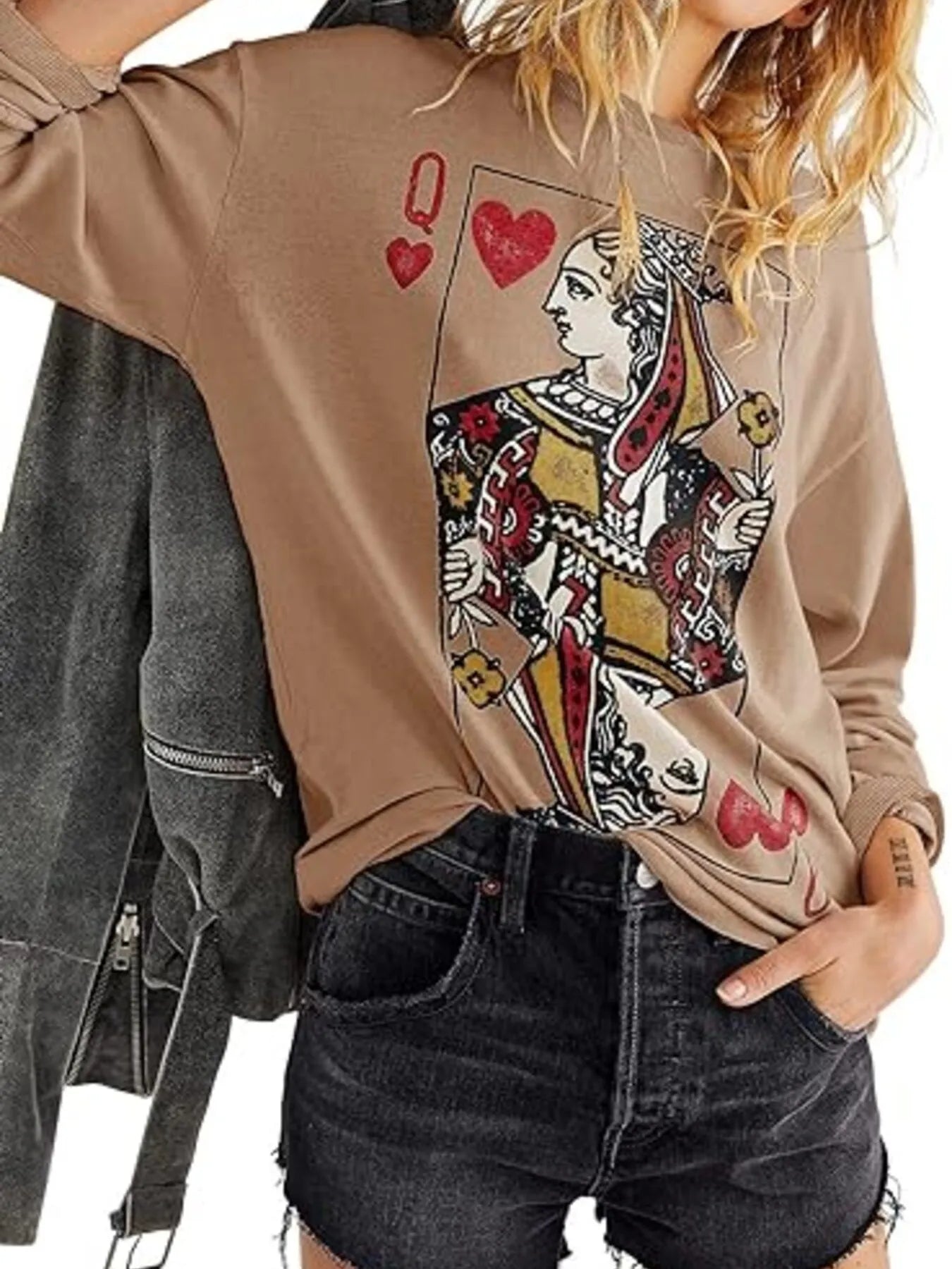 Sarah Express Women's Queen of Hearts Playing Card Graphic Round Neck Sweatshirt