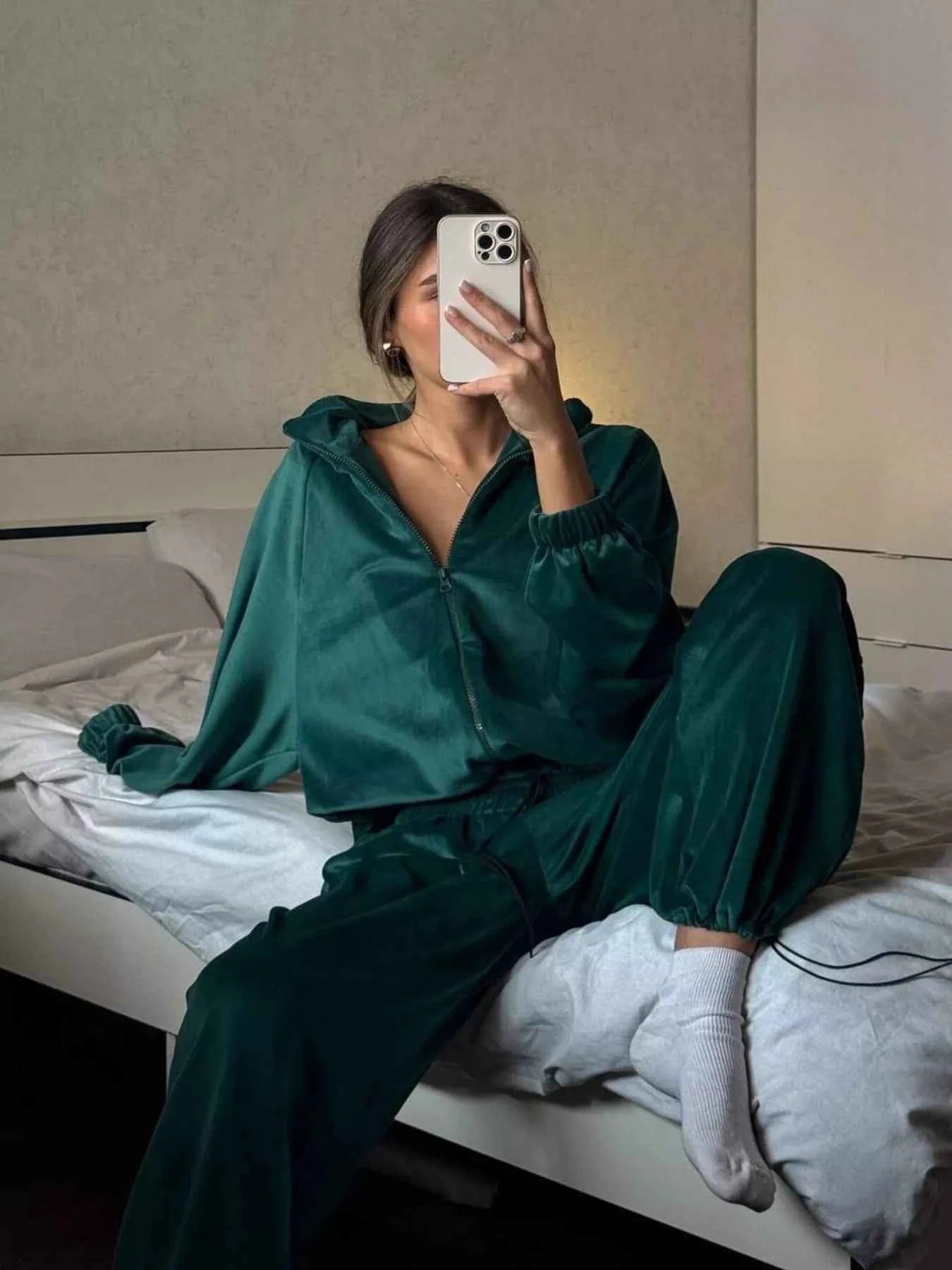 Sarah Express Women's Zip Up Long Sleeve Outerwear and Pants Set - Activewear Tracksuit