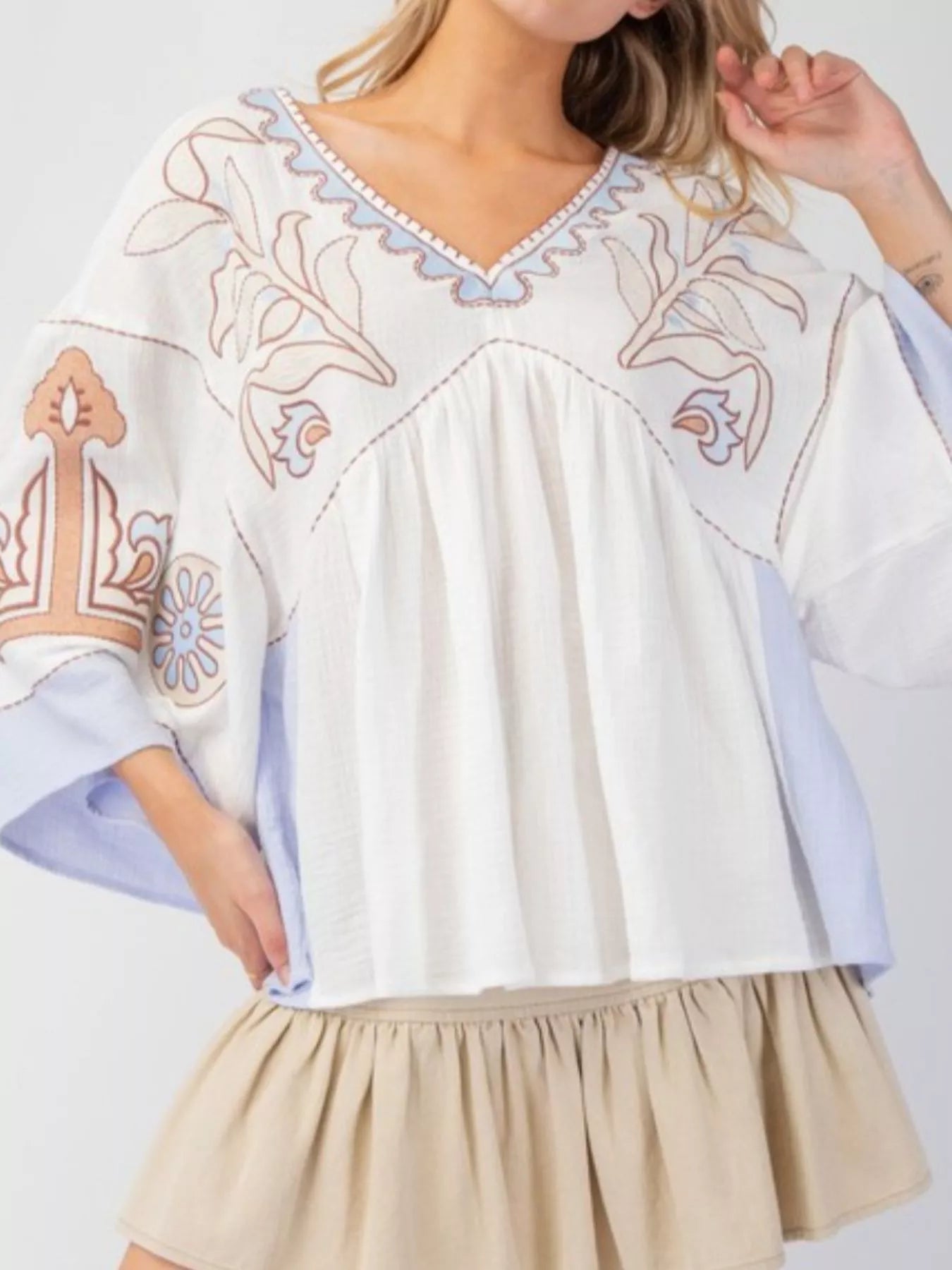 Sarah Express Women's Printed V-Neck Top with Contrast Trim Details White With Light Blue