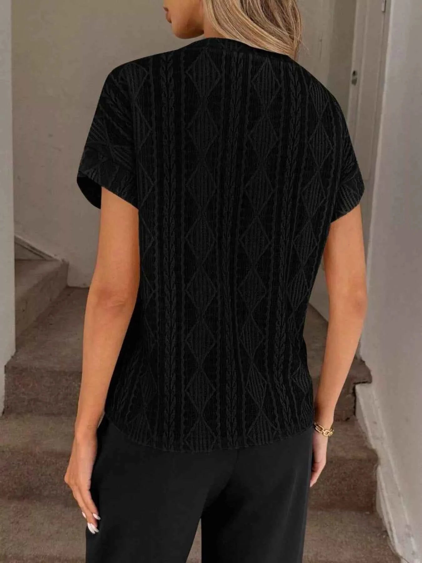 Sarah Express Women's Diamond Pattern Round Neck Top - Short Sleeve Knit Blouse