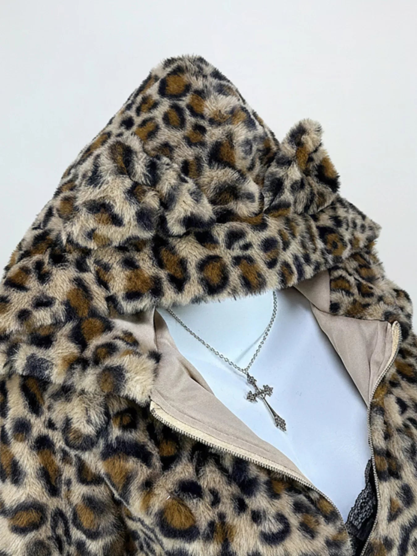 Sarah Express Women's Leopard Plush Zip-Up Hooded Jacket