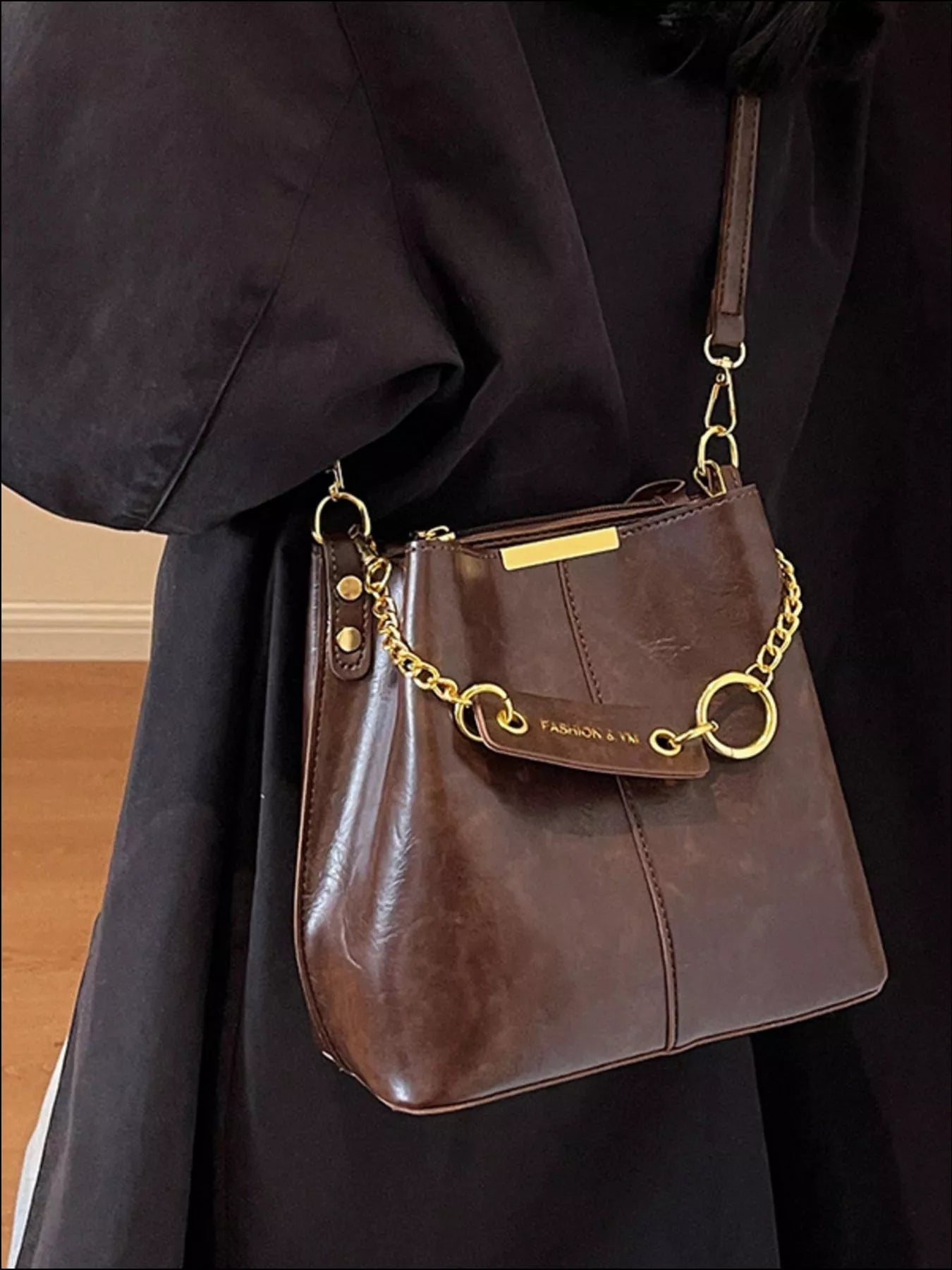 Sarah Express Women's Chain Decor Crossbody Bag - Medium PU Leather Shoulder Purse