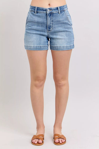 Sarah Express Women's Judy Blue Mid Rise Denim Shorts MD