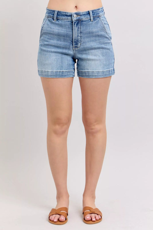 Sarah Express Women's Judy Blue Mid Rise Denim Shorts MD