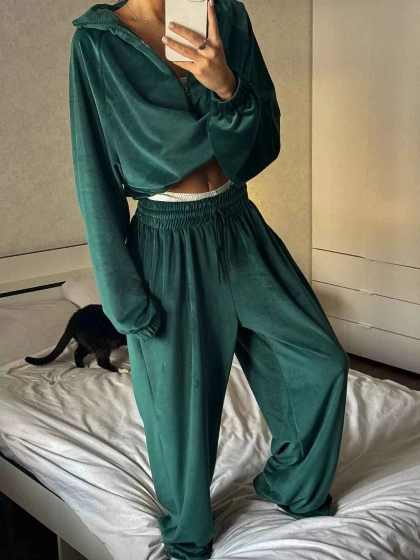 Sarah Express Women's Zip Up Long Sleeve Outerwear and Pants Set - Activewear Tracksuit