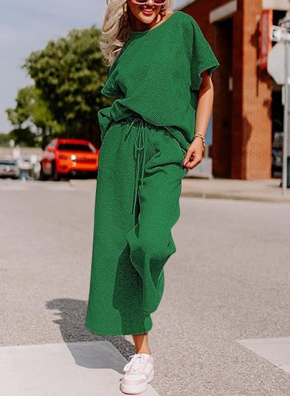 Sarah Express Women's Textured Short Sleeve Top and Pants Two-Piece Casual Set