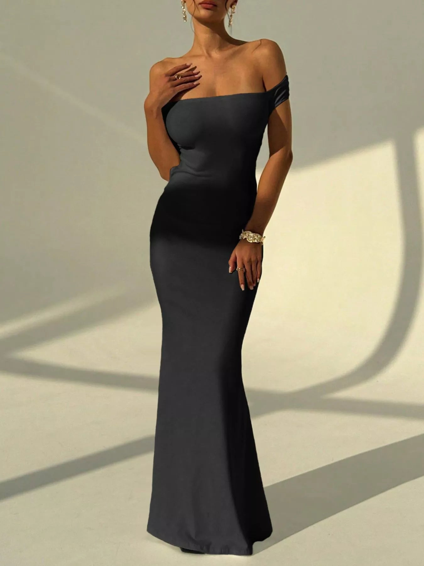 Sarah Express Women's Backless Off-Shoulder Bodycon Mermaid Maxi Dress Black