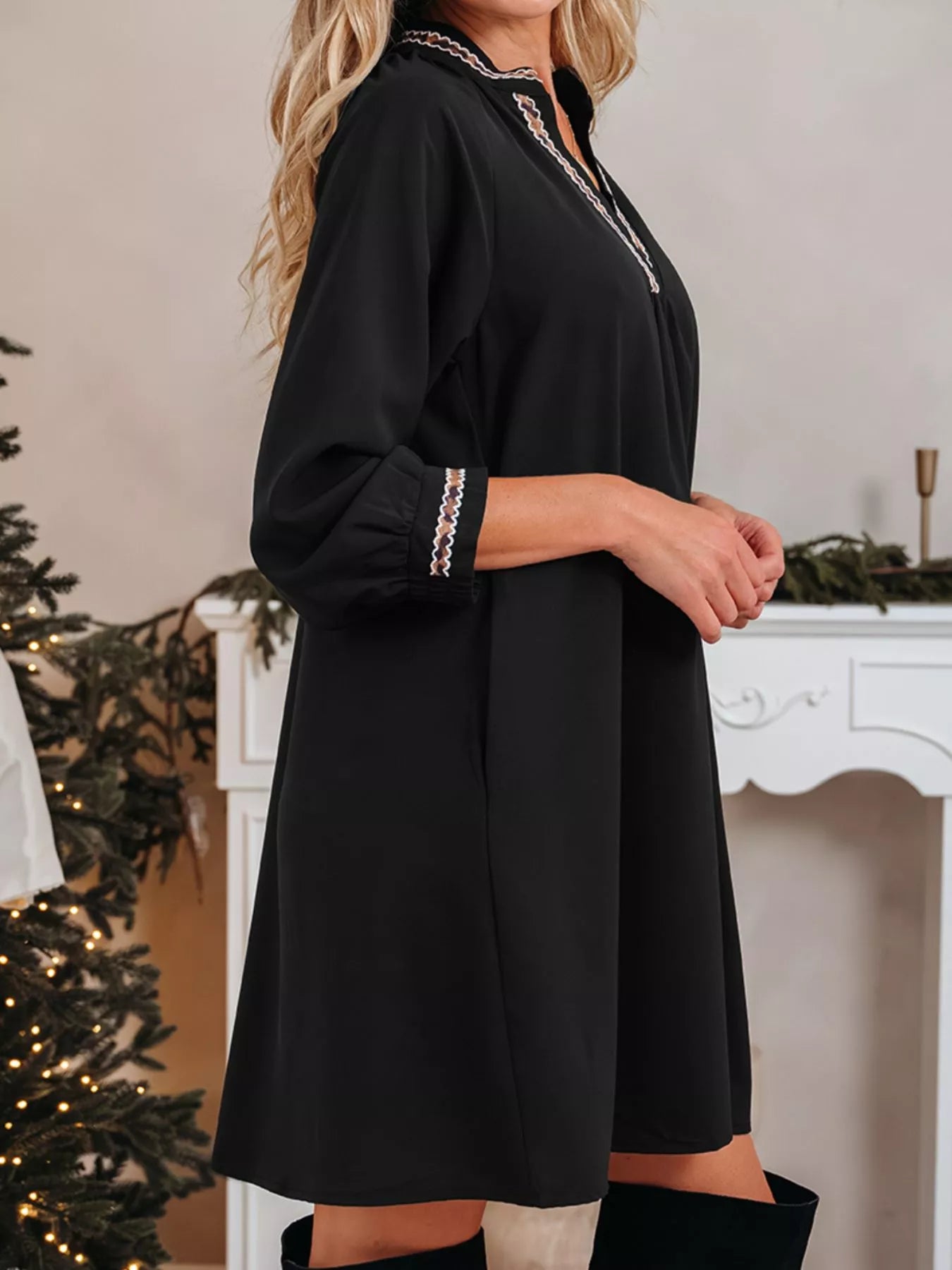 Sarah Express Women's Contrast Trim Bracelet Sleeve Shift Mini Dress