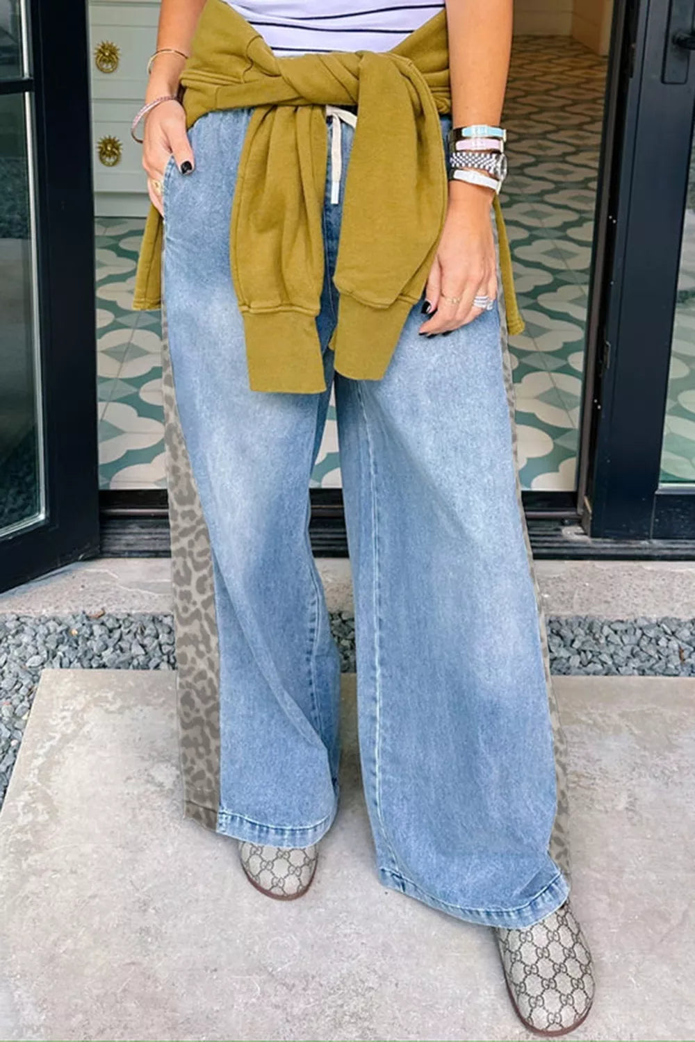 Sarah Express Women's Wide Leg Leopard Print Jeans with Drawstring Medium