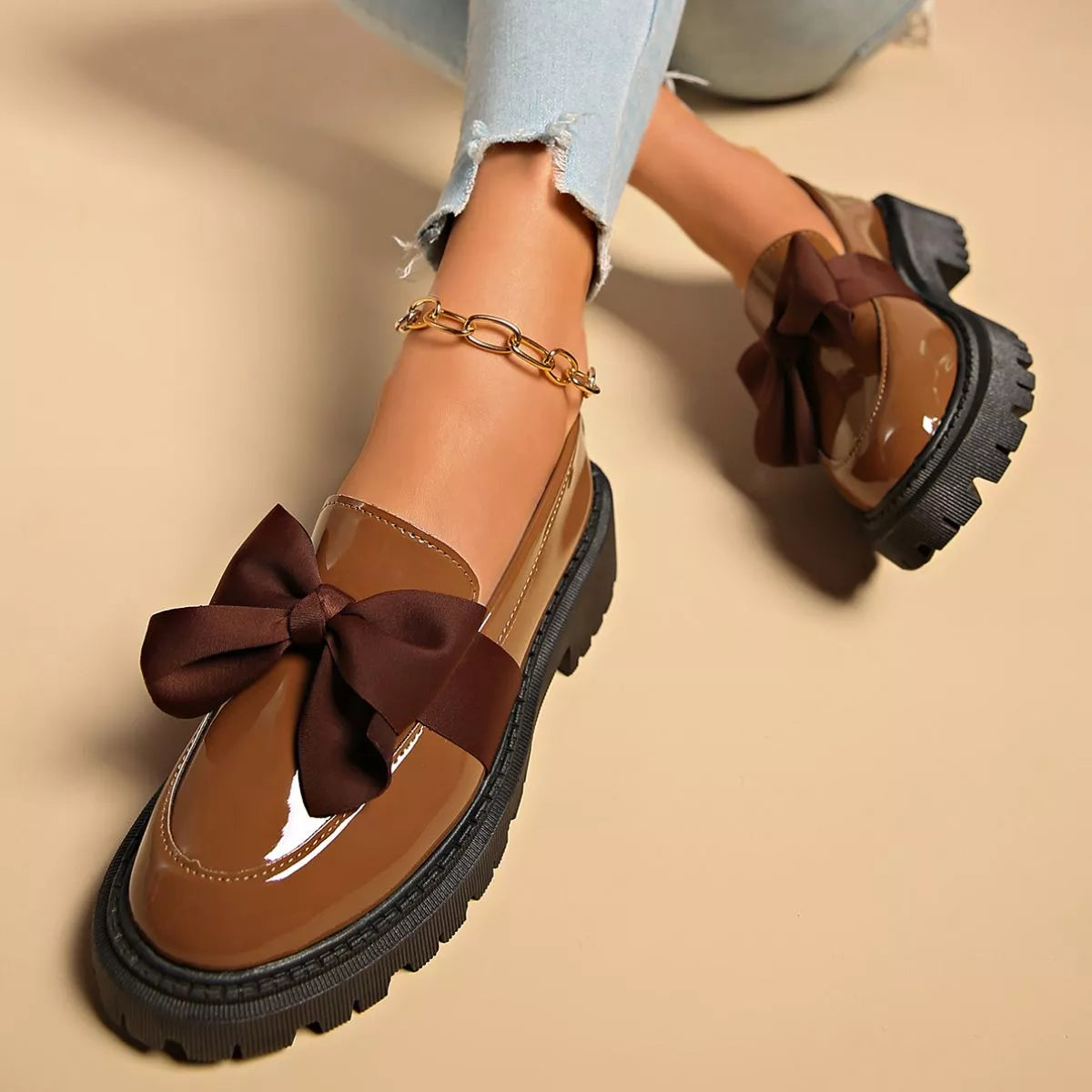 Sarah Express Women's Bow Decor Round Toe Loafers