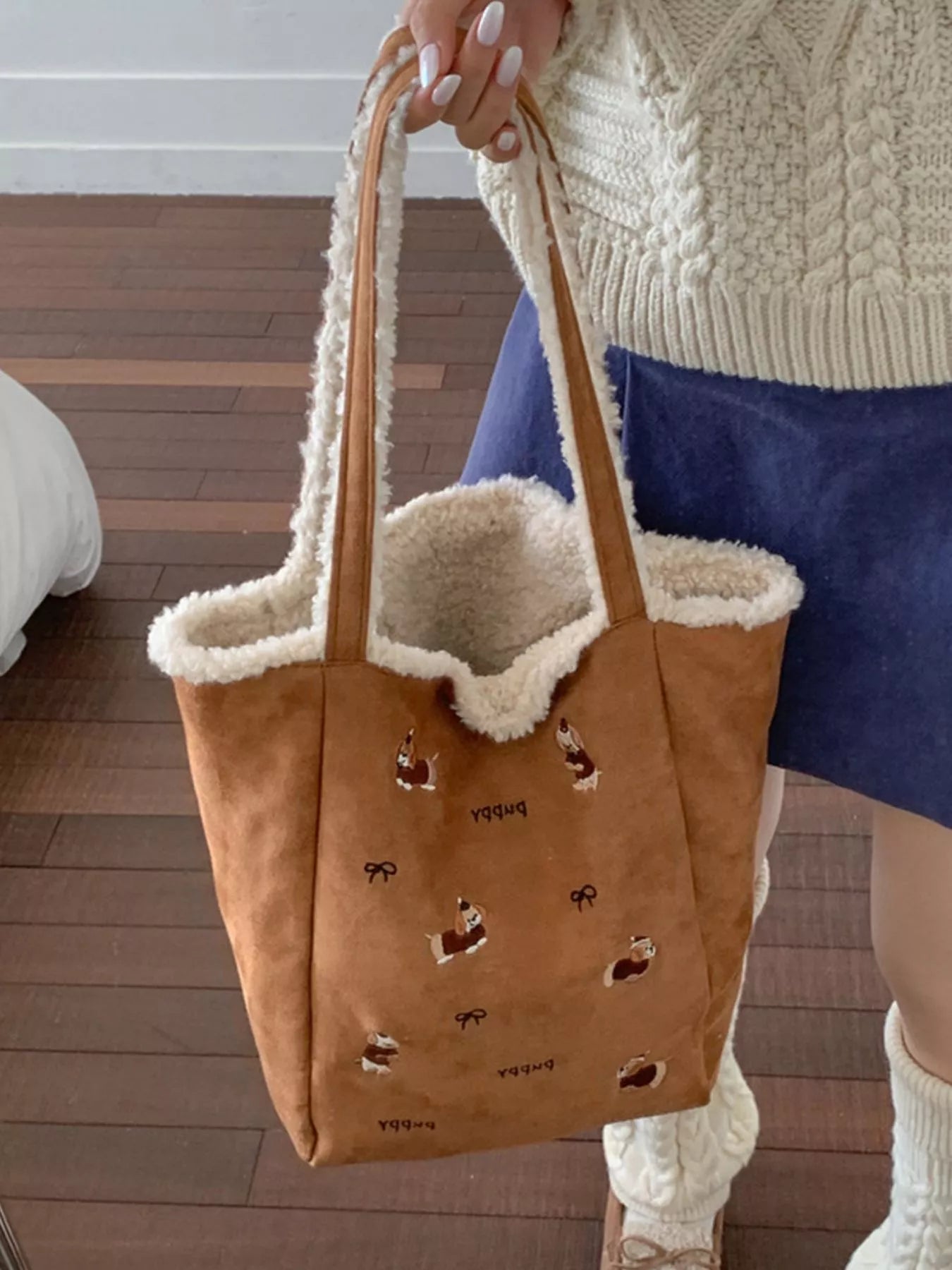 Sarah Express Women's Embroidered Plush Tote Bag