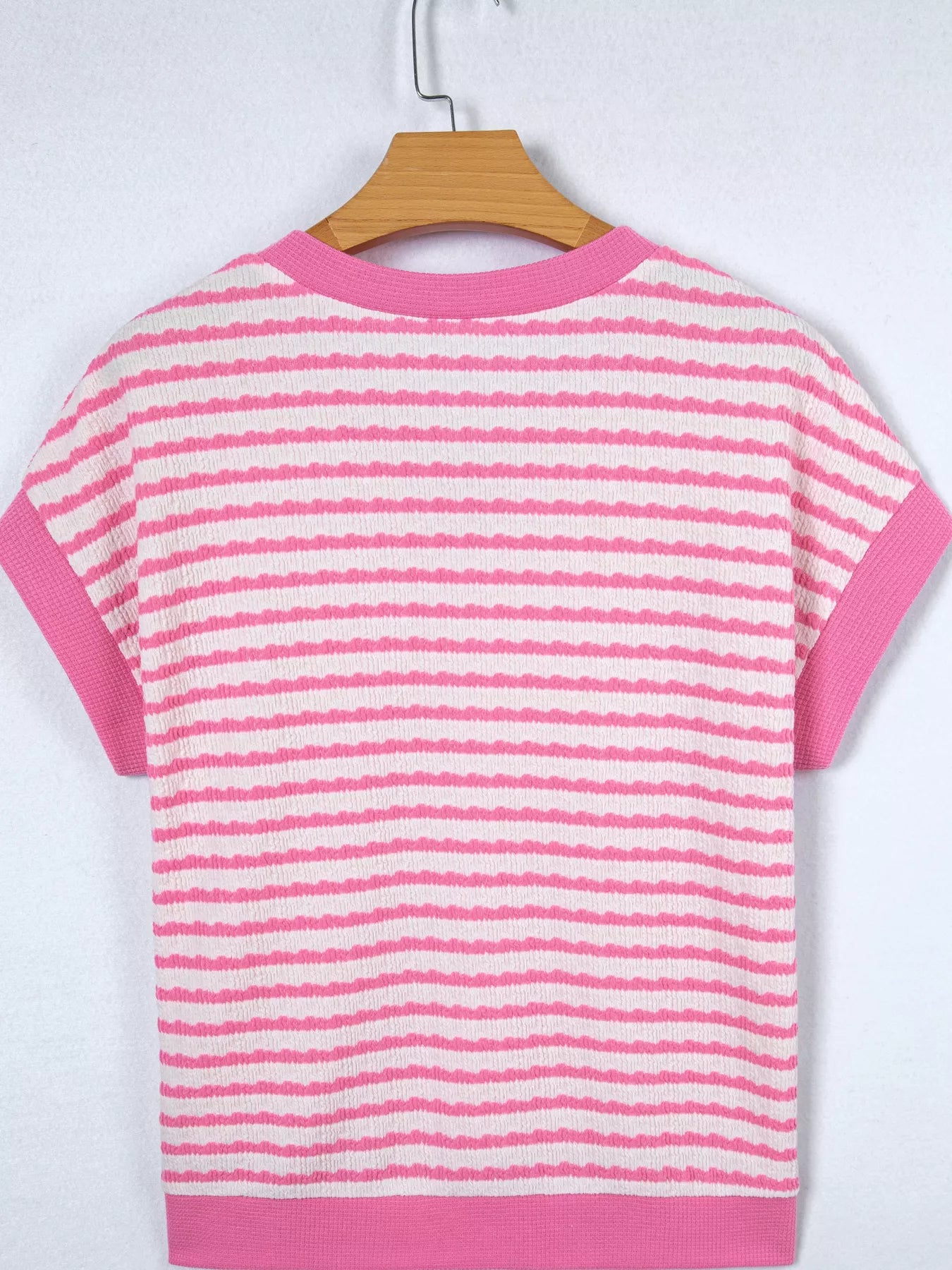 Sarah Express Women's Stripe Textured Knit V-Neck Short Sleeve Top - Contrast Trim Casual Tee