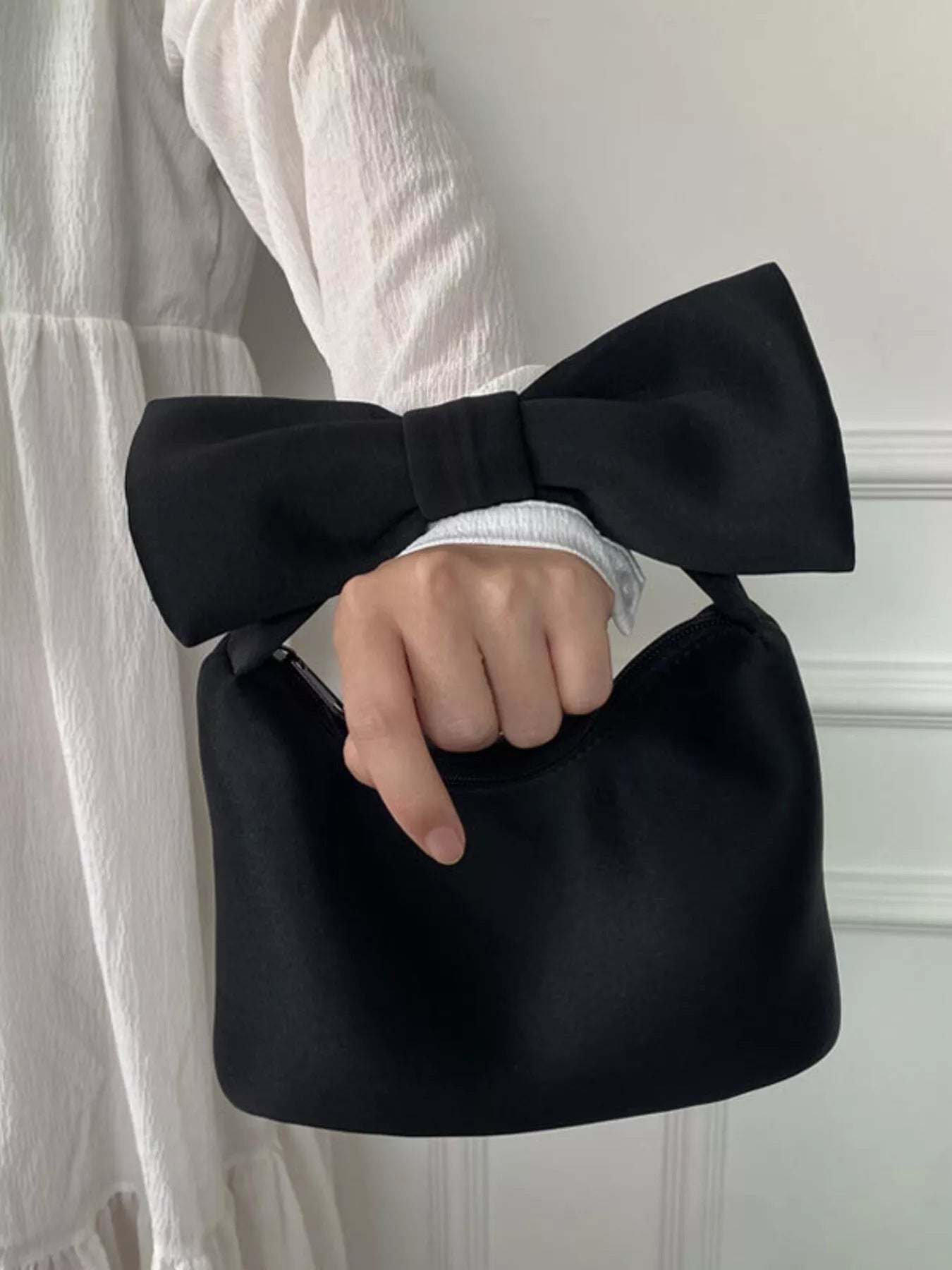 Sarah Express Women's Solid Color Bow Handbag