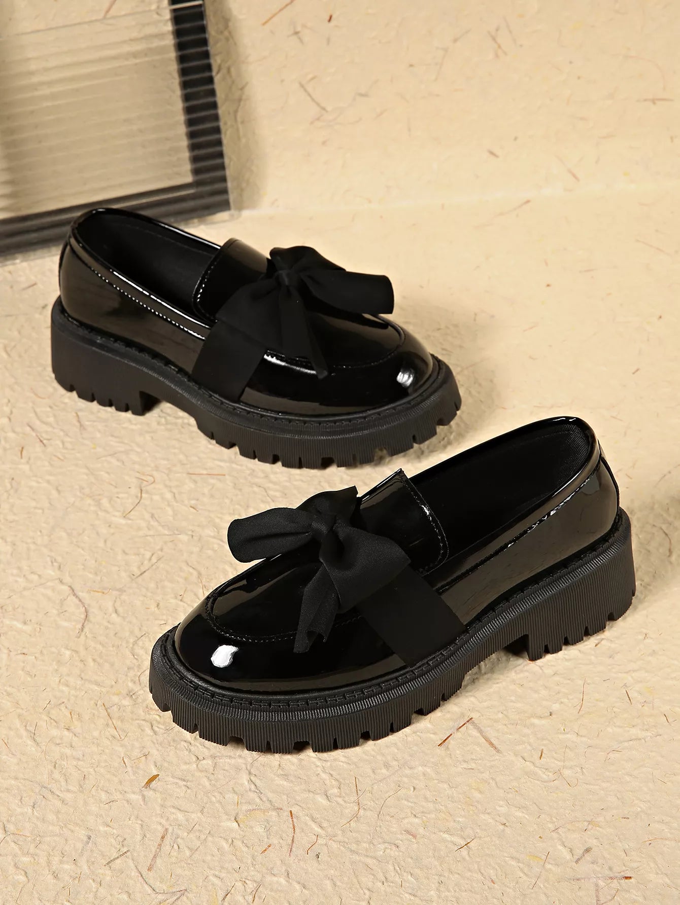 Sarah Express Women's Bow Decor Round Toe Loafers