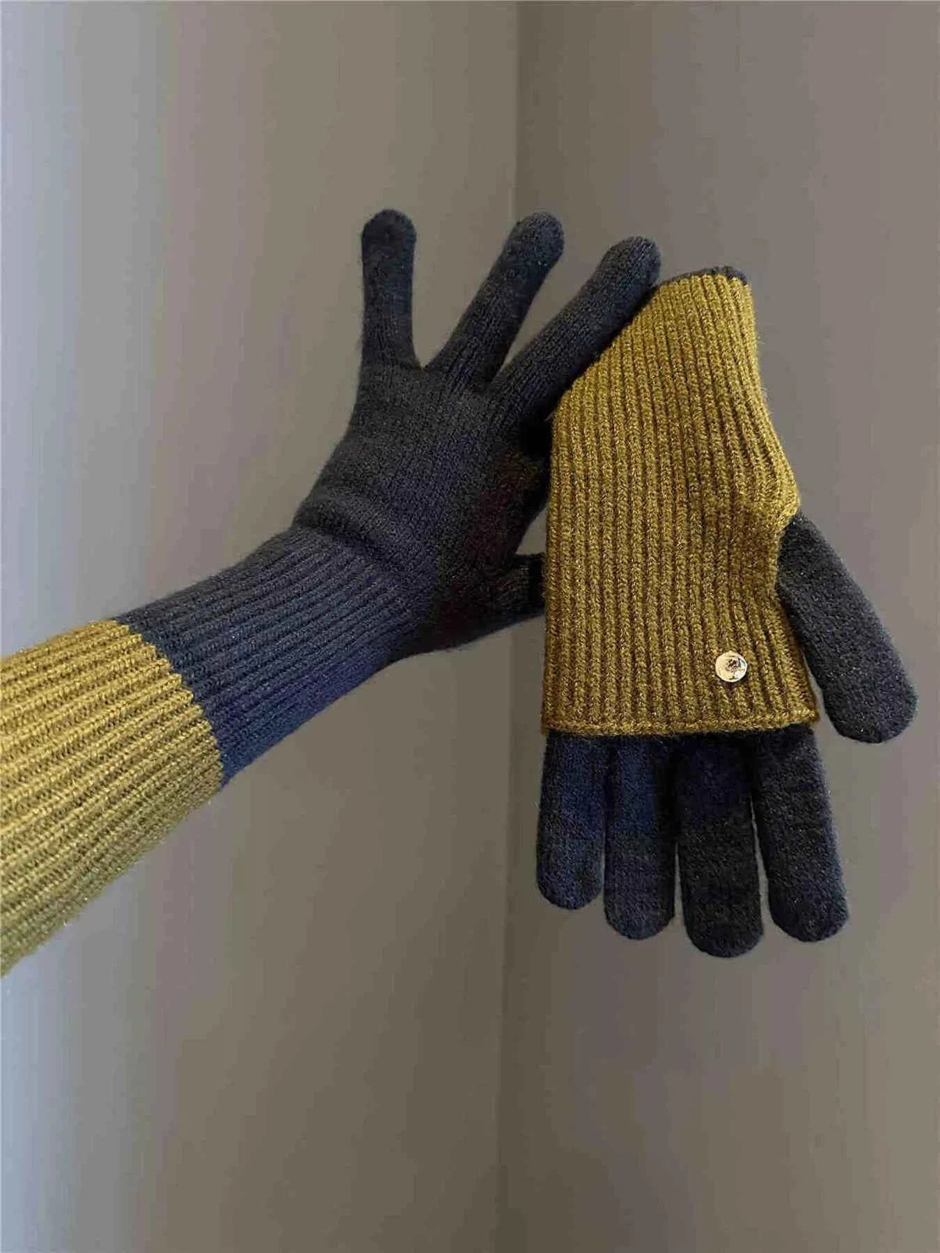 Sarah Express Women's Two-Tone Knitted Gloves - Warm Winter Gloves Dark Gray Yellow ONESIZE