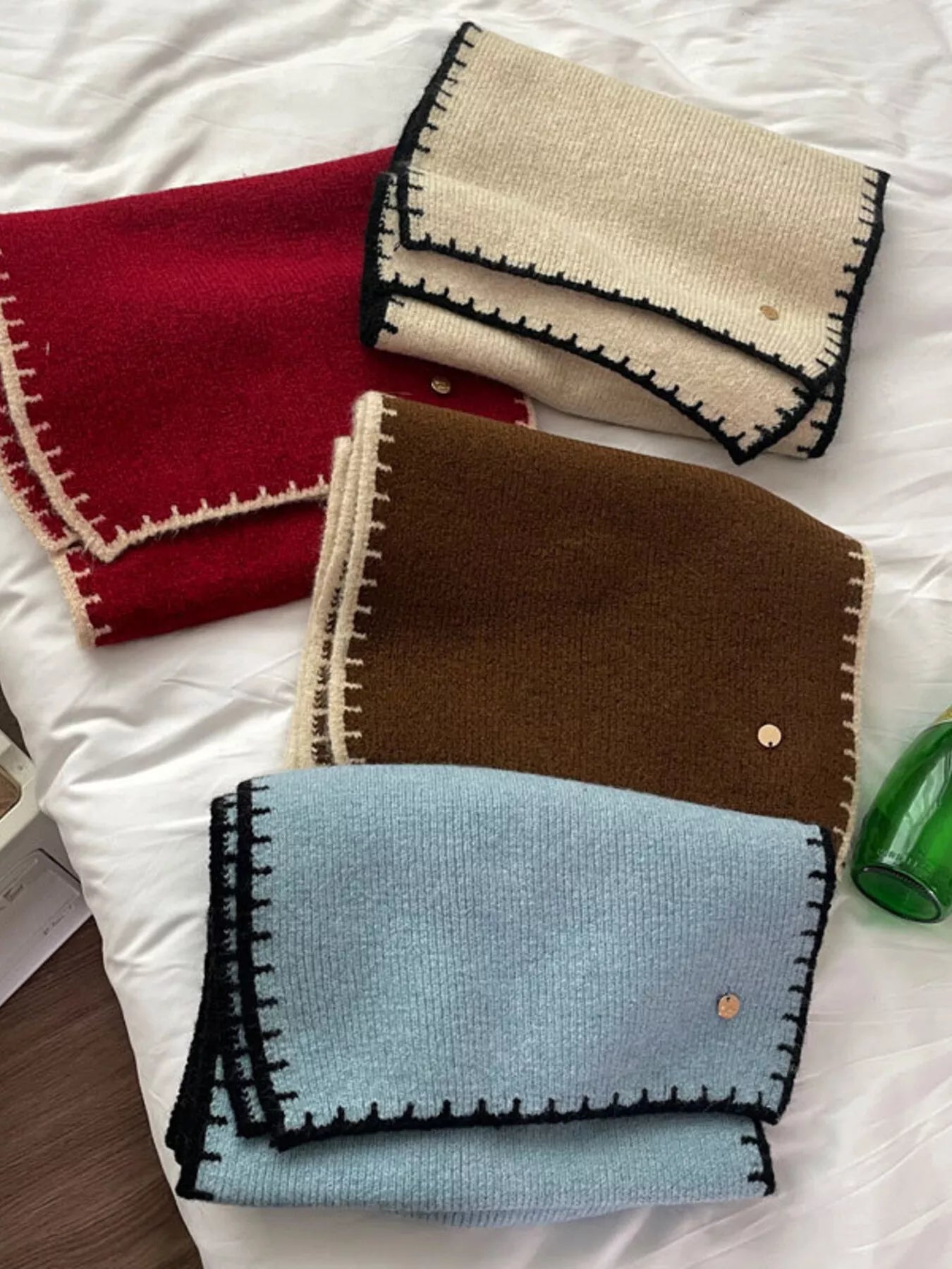 Sarah Express Women's Contrast Trim Knit Scarf