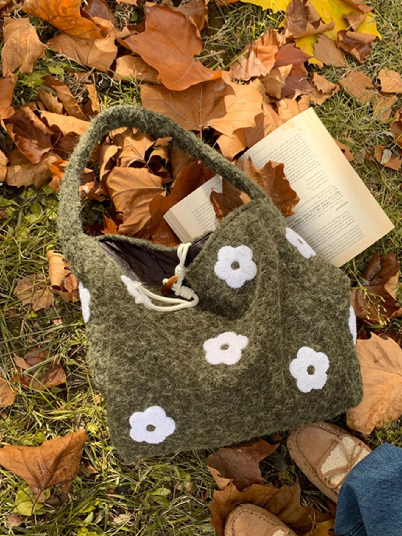 Sarah Express Women's Floral Applique Handbag