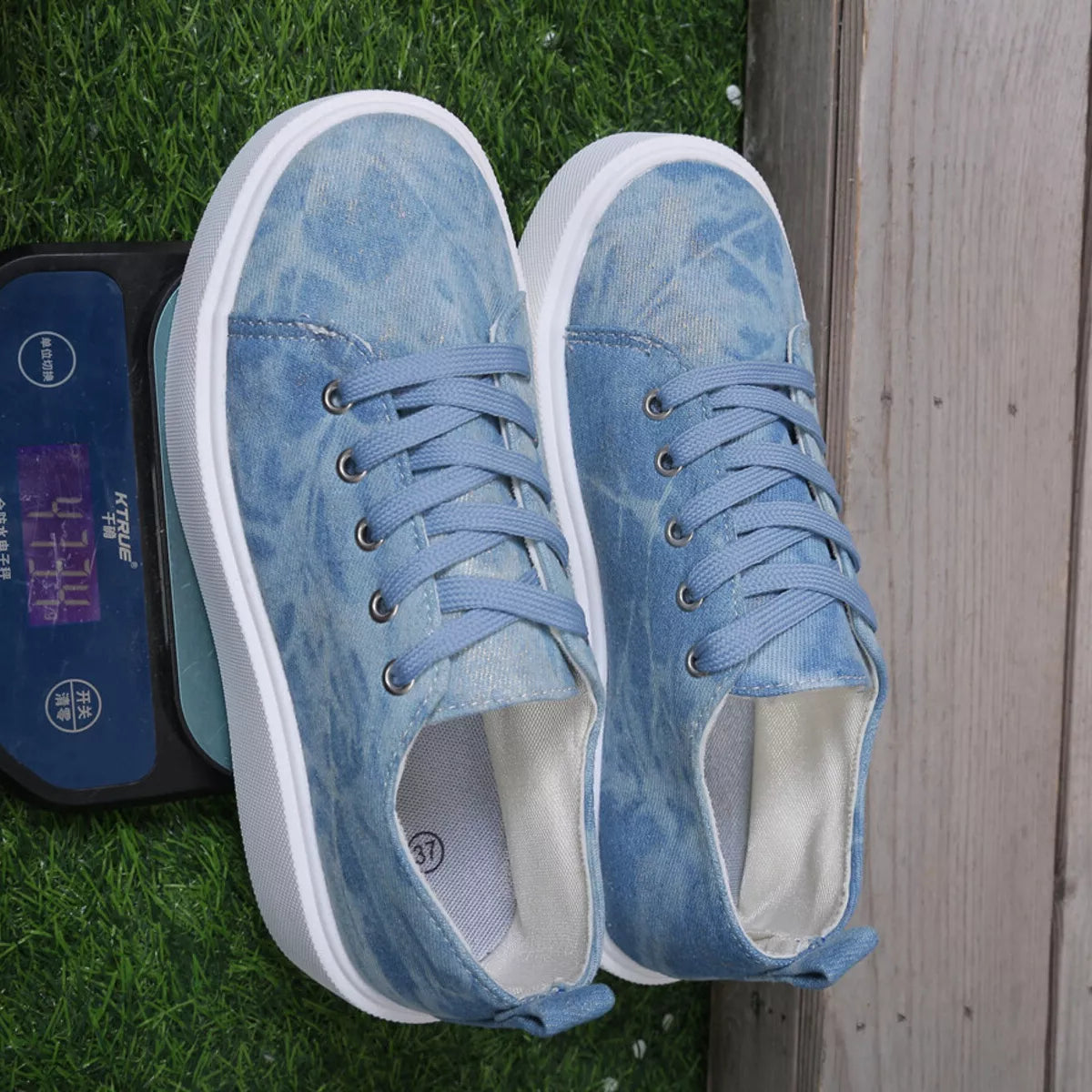 Sarah Express Women's Round Toe Platform Sneakers